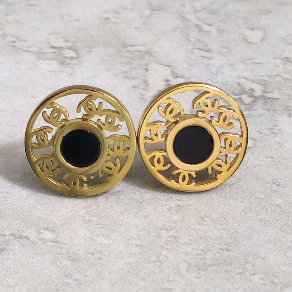 🆕️Vintage Gold and Black Earrings. Last Pair ✨️